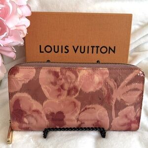 LOUIS VUITTON Pink Monogram Vernis Ikat Flower Zippy Continental